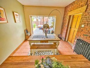 Breakfast Kitchen- click for photo gallery